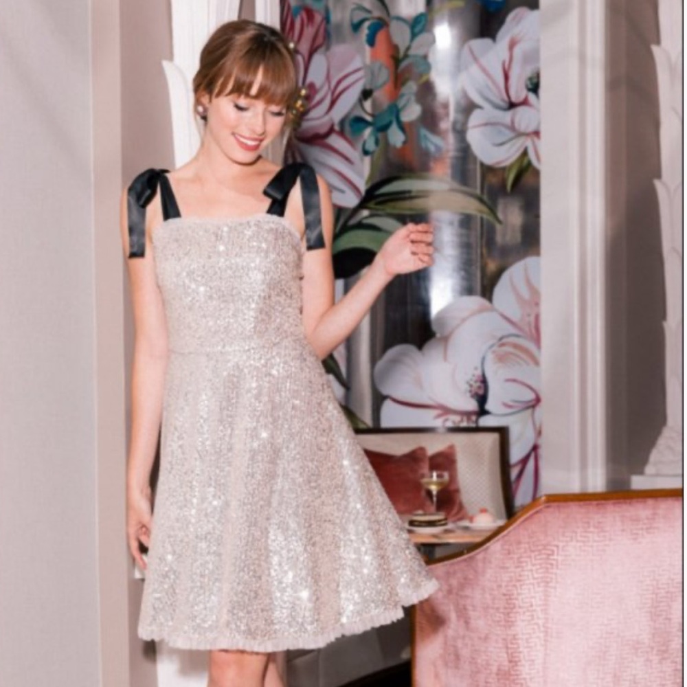 NWT Gal Meets Glam Collection Diana Sequin Tie Shoulder Flare Dress Size 10